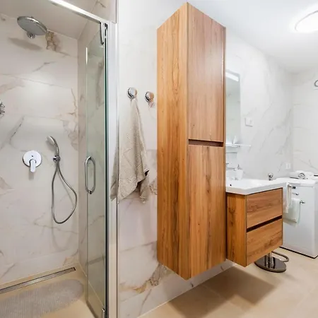 Katarina Apartment *