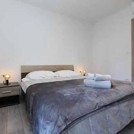 Katarina Apartment *